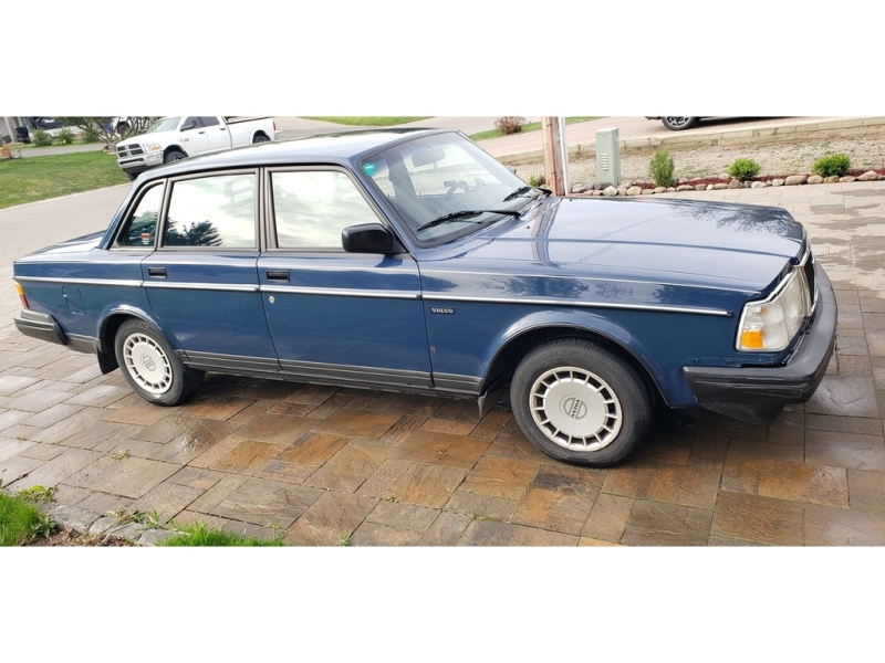 Find of the Day: 1993 Volvo 244